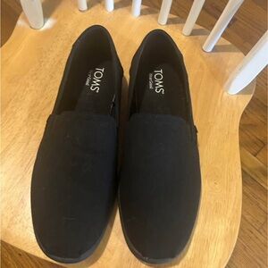 TOMS Women’s Black Slip-On Flats - Size 11 - Brand New